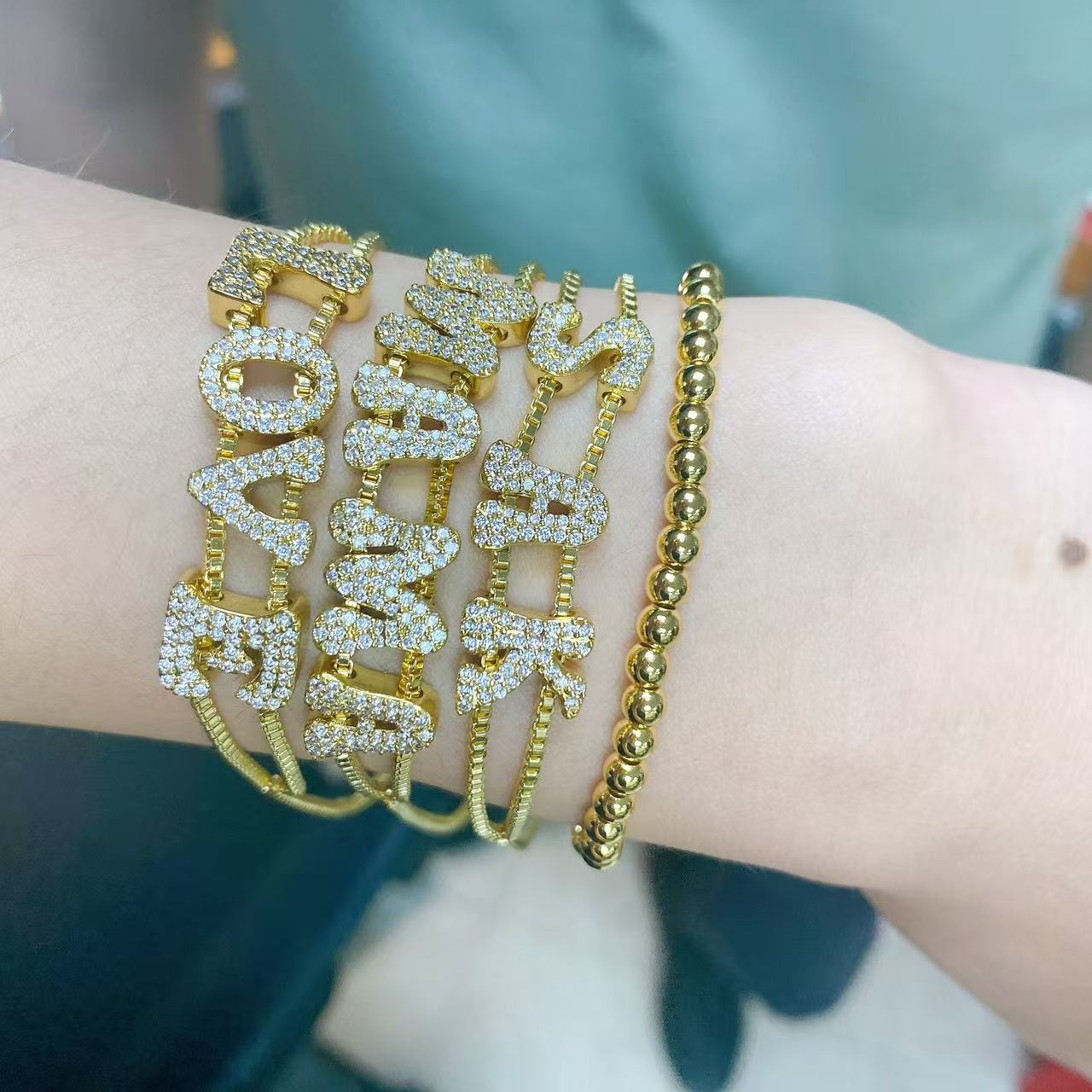 سوار ذهبي أنيق قابل للتخصيص با - مراجعة Women Accessories Name In English وسعره
