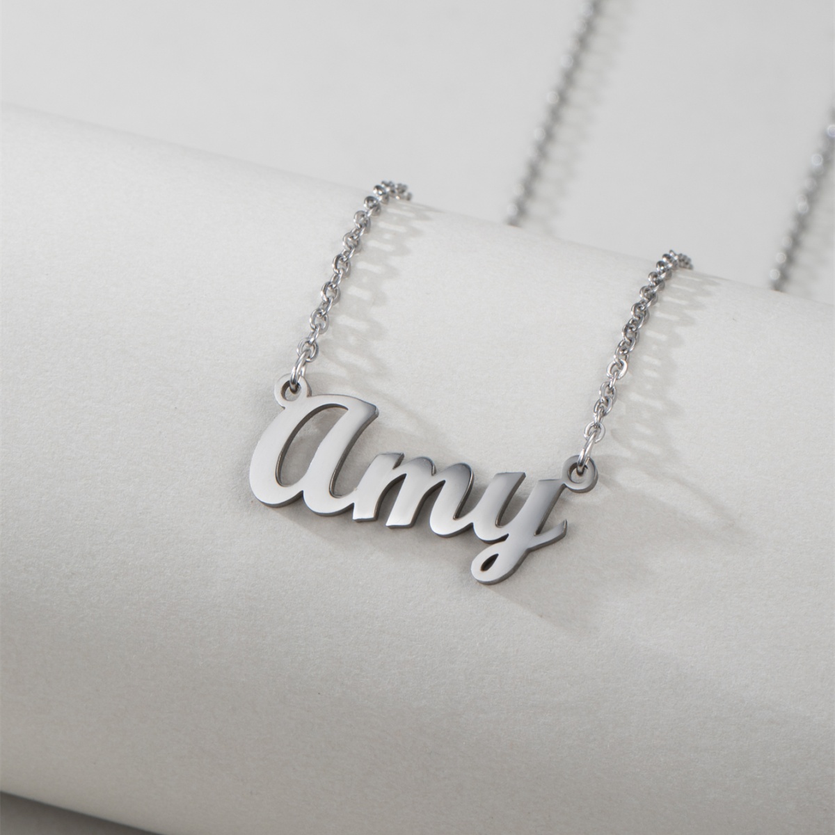 قلادة اسم إنجليزي من الفولاذ،  - مراجعة Women Accessories Name In English وسعره