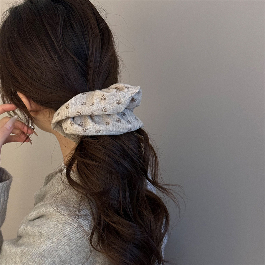 ربطات شعر مطاطية محبوكة بنقوش  - مراجعة Women'S Winter Accessories Set وسعره